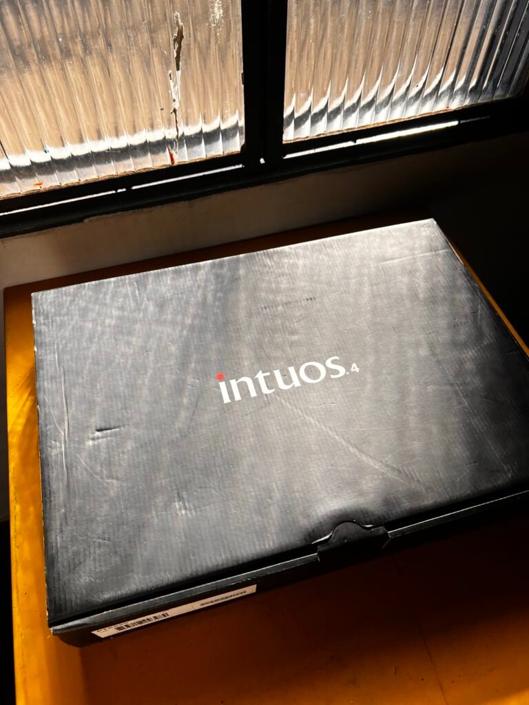 Mesa digitalizadora Wacom Intuos4 Média (PTK-640) com caneta e caixa, foto 2 de 6