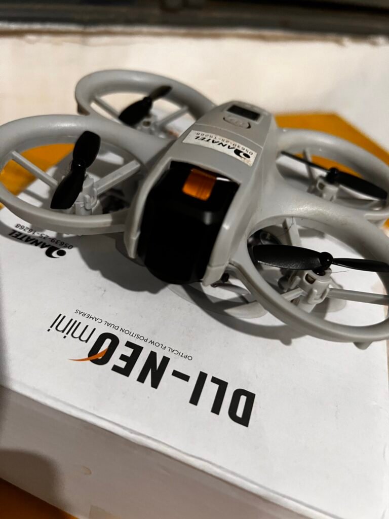 Mini drone DLI-NEO com câmera dupla, 2 baterias e caixa, foto 3 de 5