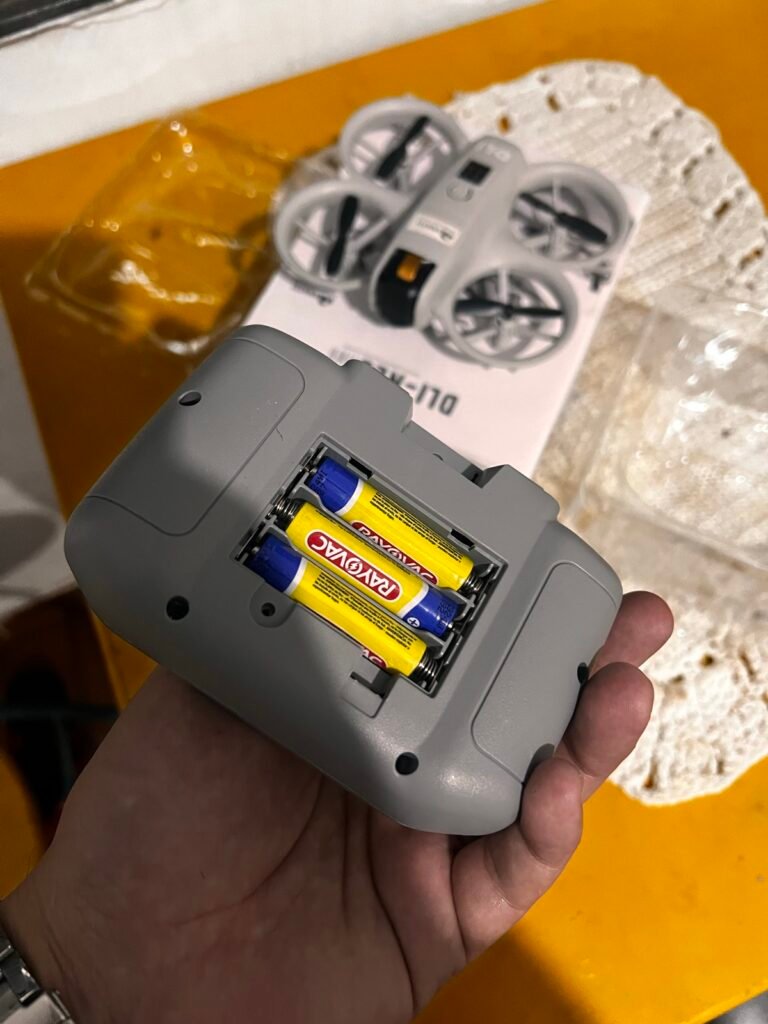 Mini drone DLI-NEO com câmera dupla, 2 baterias e caixa, foto 4 de 5