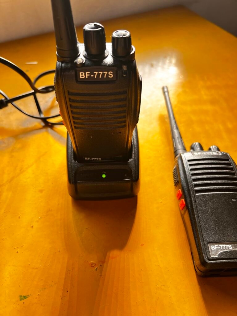 Par de rádios comunicadores Baofeng BF-777S com base carregadora, foto 2 de 7