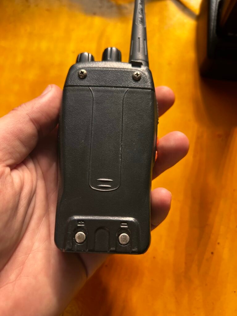 Par de rádios comunicadores Baofeng BF-777S com base carregadora, foto 4 de 7