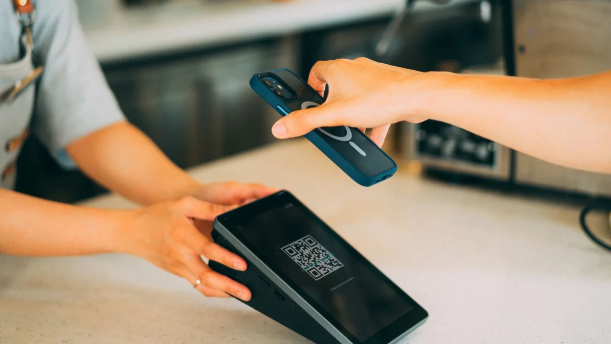 Pagamento por aproximação com celular e leitor de QR Code